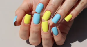 Alternating Lemon and Blue Nails