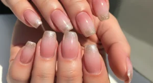 Soft Gradient with Glitter Tips 