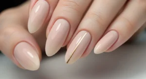 Minimal Gold Stripe Detail