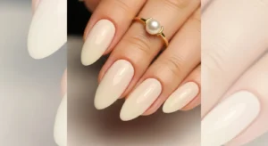 Creamy Off-White Nails