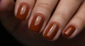 Short brown nails on dark skin for simple fall style