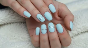 Icy Blue Minimalism: 