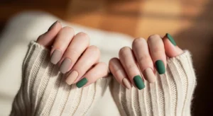 Matte fall nails in neutral tones for a cozy Thanksgiving look