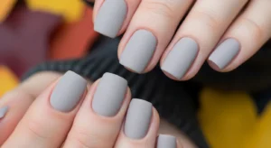 grey cozy short nails