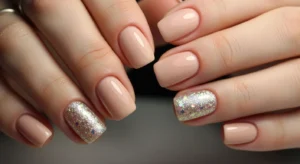 Glitter accent nails winter subtle nail design