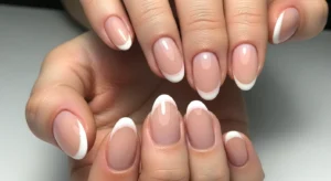 : minimal french tips