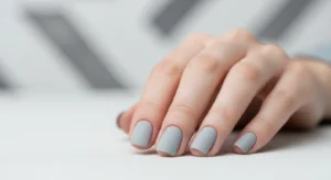 grey nails