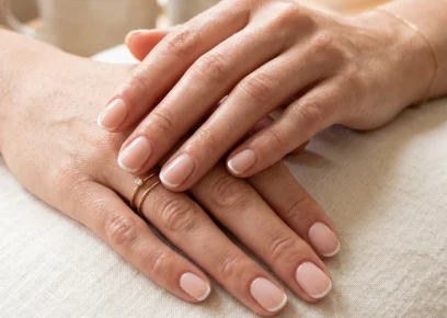 Minimalist Nail Ideas for Daily Wear (Work & College Styles)